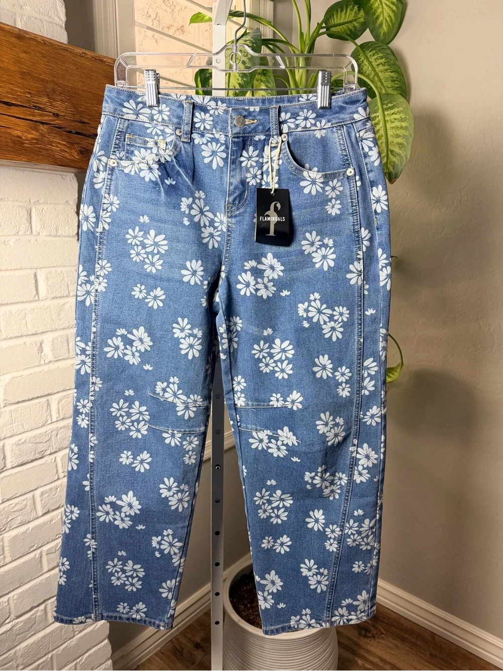 Flamingals Floral Print Barrel Style Mid Rise Cropped Barrel Jeans